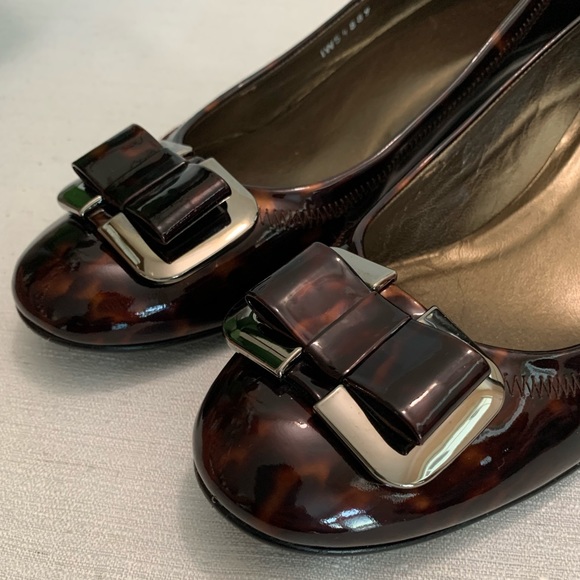 Stuart Weitzman Patent Leather Pumps Wedge
Leopard Bow Woman’s 9.5M - Picture 6 of 11